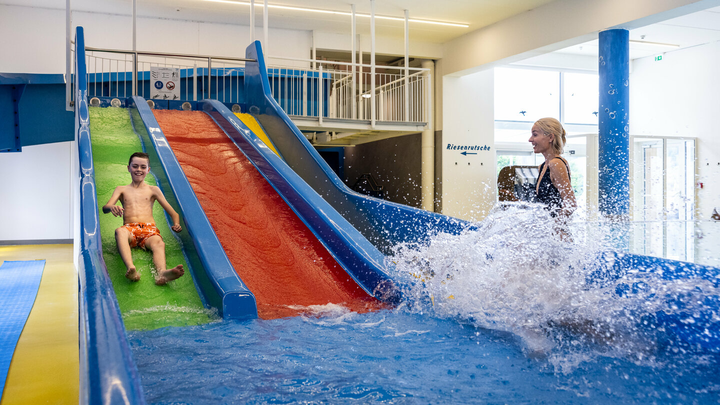 Wasserspaß mit Rutschen im Familienhotel Lacknerhof